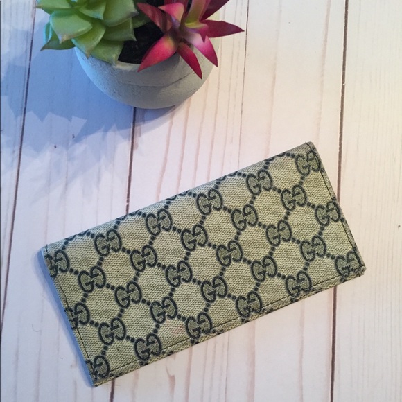gucci checkbook holder